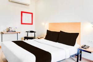 Townhouse Oak Pune Mandai Metro Station