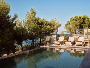 Nomia Villa, with Pool, Gym & Walk to the Beach, By ThinkVilla