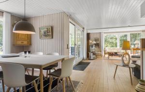 Awesome Home In Ebeltoft With Wifi