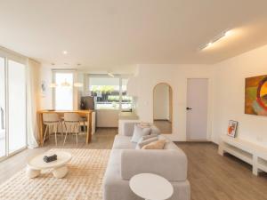 2 Bedrooms for 4 Guests with Terrace in the Heart of Sathorn