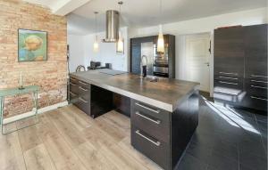 2 Bedroom Nice Home In Harpelunde