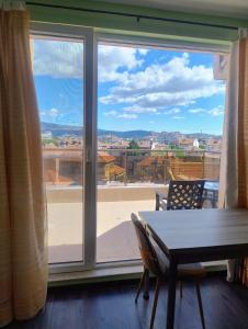 The View - Modern and Central Stay