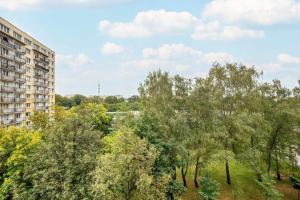 Stylowe Studio z Balkonem Blisko Atlas Areny w Łodzi by Noclegi Renters