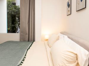 2 Bedrooms for 4 Guests with Kitchen at Heart of Sathorn