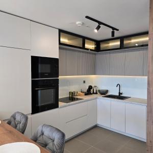 D & B Luxury Apartment 26th floor
