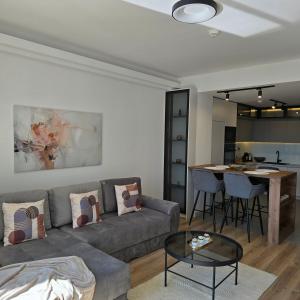 D & B Luxury Apartment 26th floor