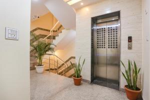 FabHotel Taugan Inn - Nr Yashobhoomi Convention Centre