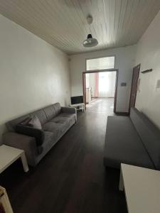 Midi Station Apartment