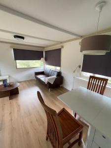 Chalet with nice garden in Anloo