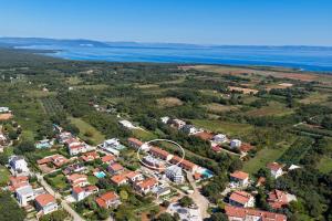 Charming Pool Apartment Liznjan - Buneta