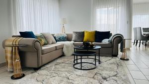 Luxury Two-Story Loft - Beautiful Golf Course Views