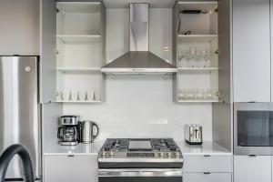 Blueground Crystal City rooftop pool nr Potomac WDC-1031