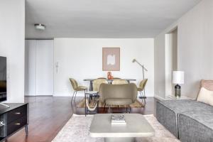 Blueground Murray Hill balcony nr East River NYC-720