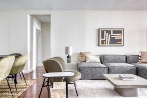 Blueground Murray Hill balcony nr East River NYC-720