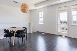 Blueground Redwood City balcony nr Park SFO-1936