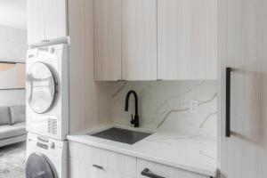 Blueground Alphabet City view nr Tompkins Sq Park NYC-1884