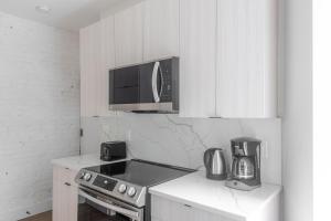 Blueground Alphabet City view nr Tompkins Sq Park NYC-1884