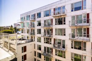 Blueground PikePine balcony nr Seattle Art Museum SEA-892