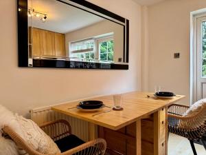 Modern 2-Bed Home with great location in Luton