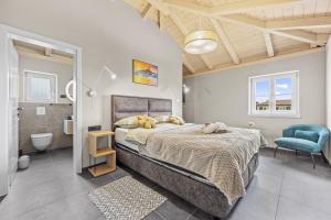 Villa LunIstria in Central Istria for 10 people with private pool & kids playground 
