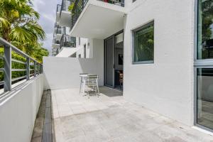 Blueground Upper East Side pool nr Baywood Park MIA-157