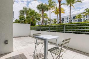 Blueground Upper East Side pool nr Baywood Park MIA-157