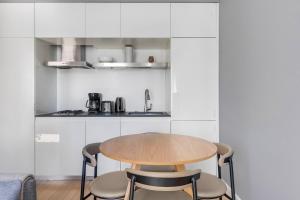 Blueground Midtown South rooftop nr Times Square NYC-2032