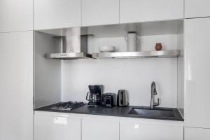 Blueground Midtown South rooftop nr Times Square NYC-2032