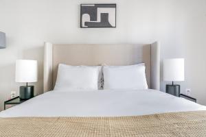 Blueground Ballston pool nr Arlington Cemetery WDC-1118