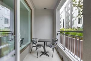 Blueground Ingold - Milldale pool nr Park SFO-1969