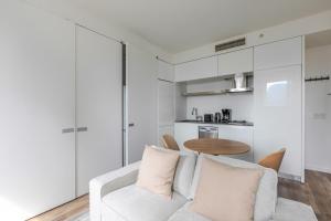 Blueground Midtown South rooftop nr Bryant Park NYC-2027