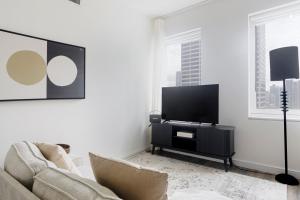 Blueground Midtown South rooftop nr Bryant Park NYC-2028