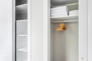 Blueground Nolita private entrance nr Bowery NYC-2054