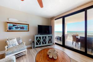 Pelican Pointe 704