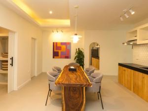 3 Bedrooms for 5 Guests in the Heart of Sathorn