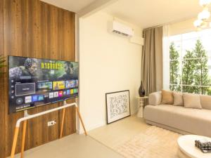 3 Bedrooms for 5 Guests in the Heart of Sathorn