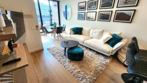 Resort-style Exec 1 Bed with study in Port Melbourne