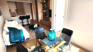 Resort-style Exec 1 Bed with study in Port Melbourne