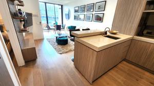 Resort-style Exec 1 Bed with study in Port Melbourne