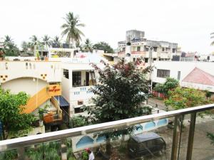 Private 1 BHK in a Penthouse with Living Space