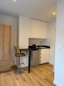 M111 Marquer Joli studio moderne