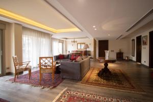 Luxury Rooms in the Heart of Pyramids