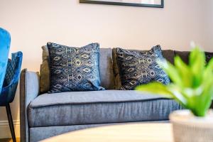 Spacious Apartment Retreat + Free WiFi