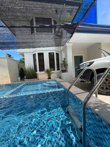 Max - Relax Staycation