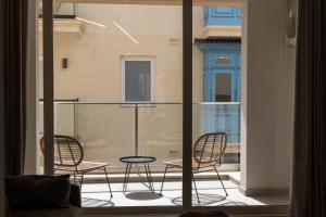 Coastal Elegance Steps from the Sea