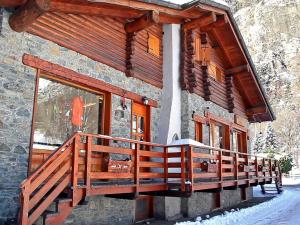 Apartment in Antey-Saint-André near Ski Lifts