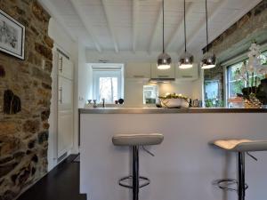 Stylish Stay with Pool, Jalhay