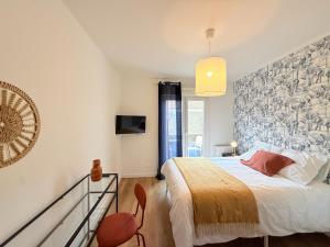 M094 Marquer Joli studio avec balcon