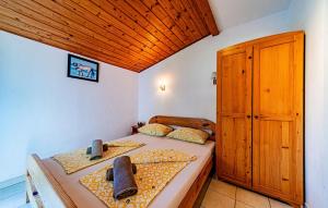 Stunning Apartment In Viganj With Lake View