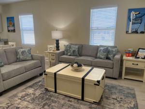 Cottage on 10th Cozy Retreat Near Downtown & Beach